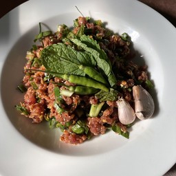 ก้อยเนื้อดิบมะนาว