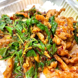 ข้าวกระเพราหมูนุ่ม
