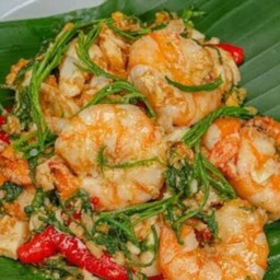 ชะอมกุ้งผัดไข่เค้ม