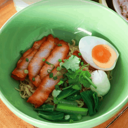 บะหมี่เหลืองหมูแดง