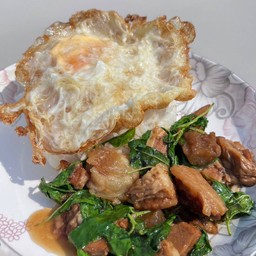 กะเพรา หมูตุ๋น เนื้อสด เนื้อตุ๋น