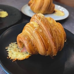 ham & cheese croissant