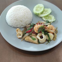 ข้าวกระเพราทะเล