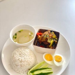 ข้าวราดแกงเคี่ยวพริกกระดูกหมู