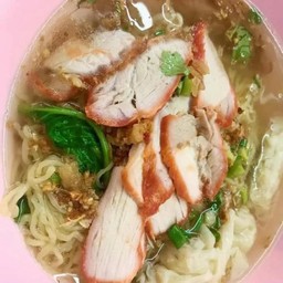 บะหมี่เกี๊ยวหมูแดง