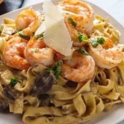 เฟตตุชชีเน่ ทรัฟเฟิล กุ้ง ครีมซอส - Fettuccine Truffle Shrimps Cream