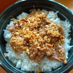 ข้าวหมูกระเทียม