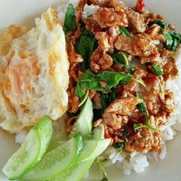 ข้าวกระเพราหมูชิ้น