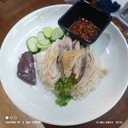ข้าวมันไก่ต้ม พิเศษ