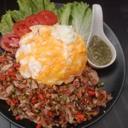 ข้าวราดหมูนุ่มคั่วพริกเกลือ+ไข่ขยี้