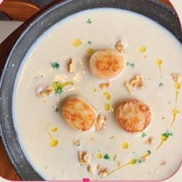 ซุปครีมดอกกะหล่ำหอยเชลล์ย่าง