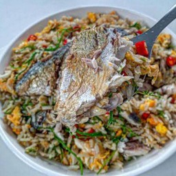 ข้าวผัดชะอมปลาทู