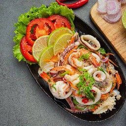 ยำวุ้นเส้นรวมมิตรทะเล