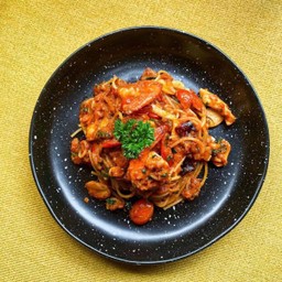 สปาเก็ตตีอาราเบียตต้าซีฟู้ด