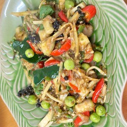 เนื้อ อินทรีย์ ปลาผัดฉ่า