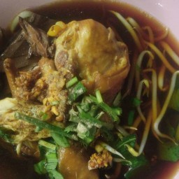ร้ายก๋วยเตี๋ยวไก่มะระเส้นบายพาส ธกส.