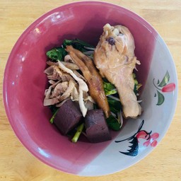 ก๋วยเตี๋ยวไก่ตุ๋นยาจีน(พิเศษ)