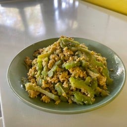 มะระผัดไข่