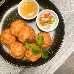 ขนมปังหน้ากุ้งบาแก็ต