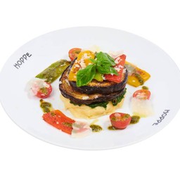 สลัดผักย่าง ซอสเพสโตโฮมเมด