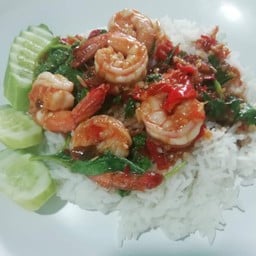 ข้าวกระเพรากุ้ง