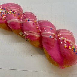 โดนัททวิช ช็อคโกแลตสตรอเบอรี่