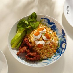 ข้าวผัดไข่เค็ม(แก้มหมูทอด)