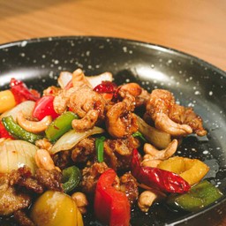 ไก่ผัดเม็ดมะม่วง