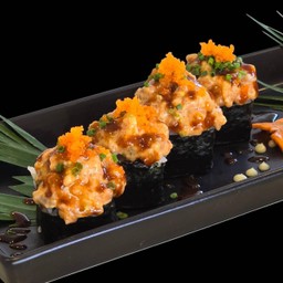 สไปซี่แซลมอนกุงกัง