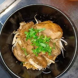 ก๋วยเตี๋ยวไก่ทอด