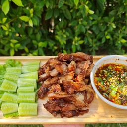 หมูย่างน้ำจิ้มแจ่ว