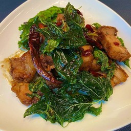 ผัดกะเพรา (กับข้าว)