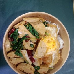 กะเพราหมูยอพริกแห้ง-ไข่ดาว