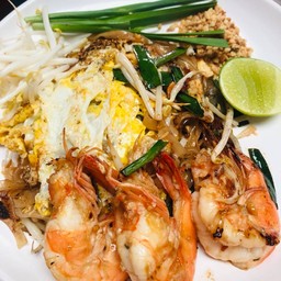 ผัดไทกุ้งสด