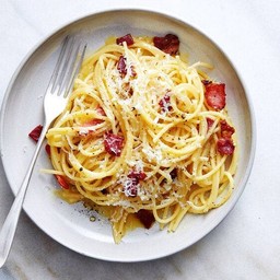 Spaghetti Carbonara With Angus Beef Bacon 