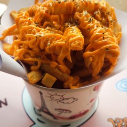 เฟรนฟราย เขย่า ราดซอสชีส