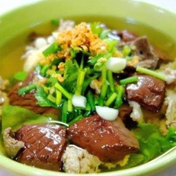 เกาเหลาเลือด + ข้าว  (หมูสับ หมูชิ้น เลือด)