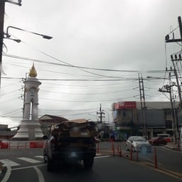 หอนาฬิกาท่าฉลอง