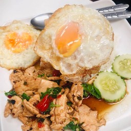 ข้าวผัดกระเพรา