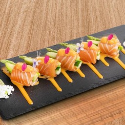 Salmon Spring Roll