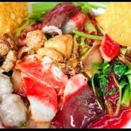 เกาเหลาโฟีรวมมิตรหมูเนื้อต้มยำน้ำข้นรสเด็ด