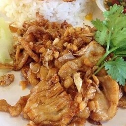 หมูกระเทียม