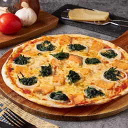 พิซซ่าแซลมอน Pizza Salmon