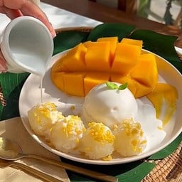 ข้าวเหนียวมะม่วงน้ำดอกไม้ ไอศครีมเจลาโต้