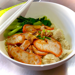 บะหมี่เกี๊ยวกุ้งหมูแดง