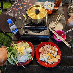 จุ่มจุ๋มแจ๋วฮอนหมู