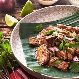 หมูน้ำตก