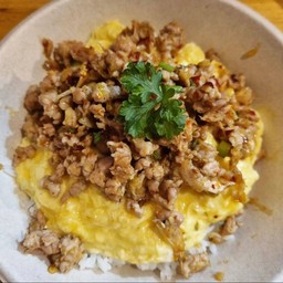 ข้าวไข่ข้นหมูสับผัดซีอิ๊ว