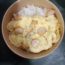 ข้าวไข่ข้น ไส้กรอก