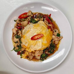 ไข่ละมุนกระเพรา